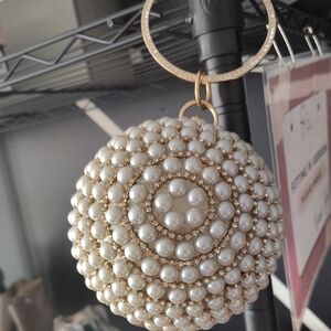 Elegant Pearl and Gold Circle Clutch